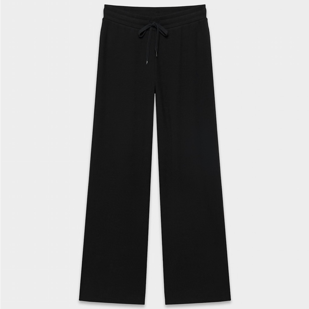 Aritzia HomeStretch™ Rib Kickback Pant. Height: regular. Black.